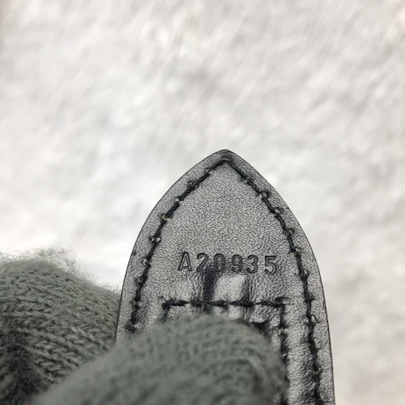 LOUIS VUITTON ST JACQUES EPI NOIR DC A20935 ‼️PURGE SALE‼️ - Picture 15 of 16